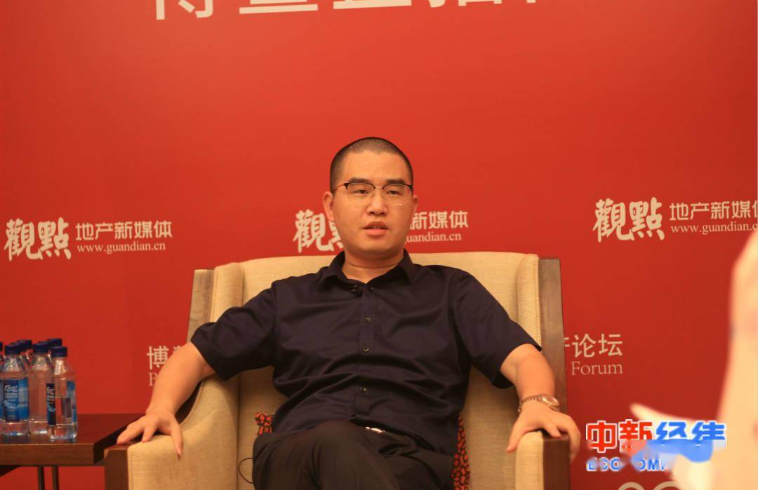 演员刘策揭秘，小巷深处的秘密美食之旅