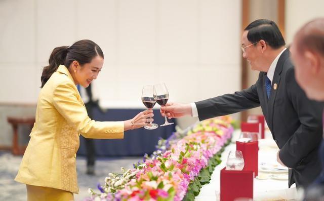 揭秘未来趋势，2025最新聊天软件的革新与趋势